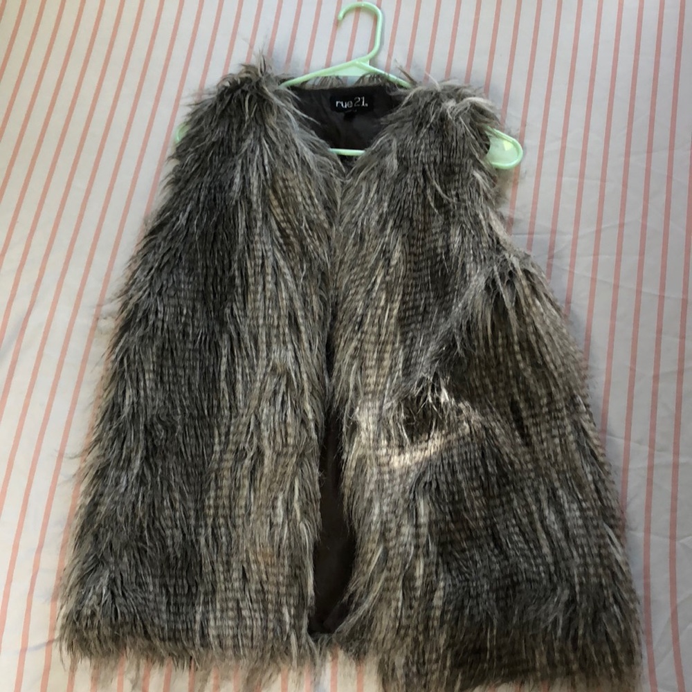 Fur vest